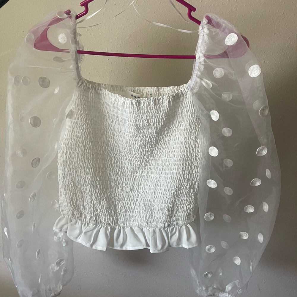 brand: idem ditto. small. white. NWOT. very cute top. great condition.